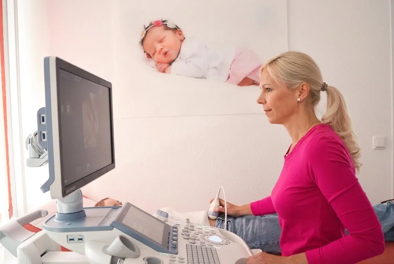 Ultraschalluntersuchung in der Frauenarztpraxis Dr. Fiege